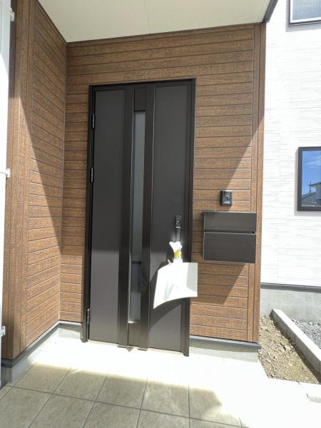 栃木市平柳町３丁目 戸建 玄関