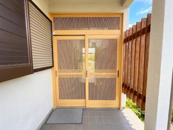 中郡二宮町富士見が丘１丁目 中古一戸建 玄関