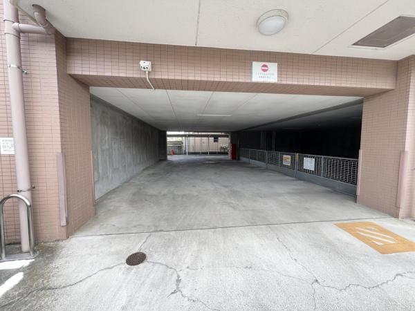 アイディコート錦 敷地内駐車場