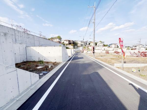 八王子市長房町 土地 前面道路含む現地写真