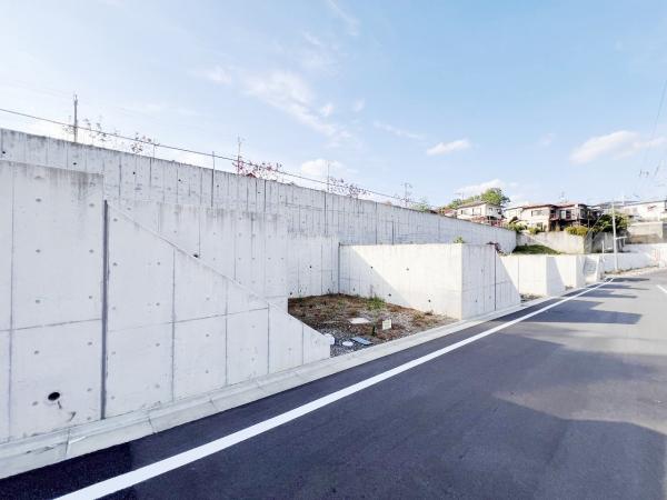 八王子市長房町 土地 前面道路含む現地写真