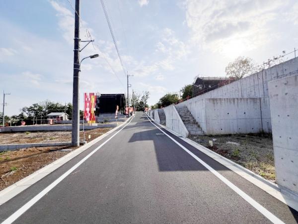 八王子市長房町 土地 前面道路含む現地写真