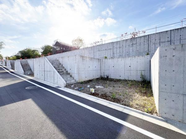 八王子市長房町 土地 前面道路含む現地写真