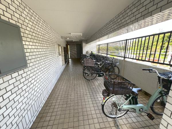 アルコープ金沢B 駐輪場