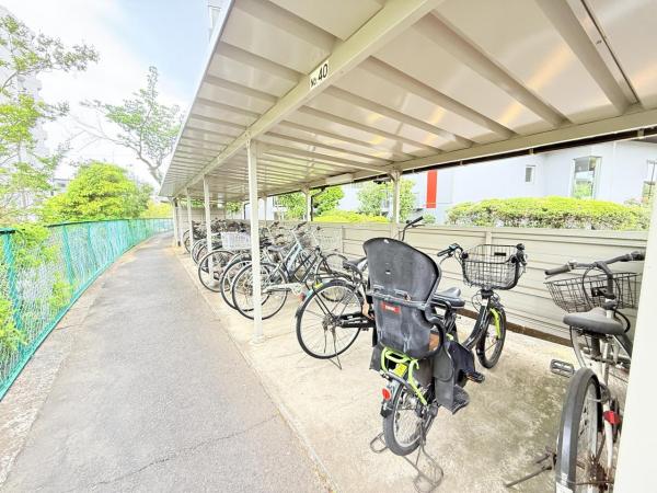 稲毛ビューハイツ3棟 駐輪場