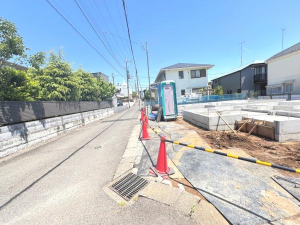 町田市玉川学園３丁目 戸建 前面道路含む現地写真