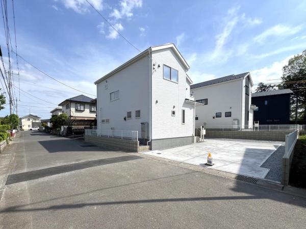 下野市烏ケ森２丁目 戸建 前面道路含む現地写真