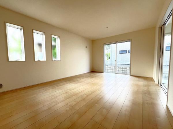 下野市烏ケ森２丁目 戸建 リビングダイニング