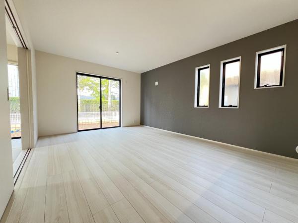 下野市烏ケ森２丁目 戸建 リビングダイニング