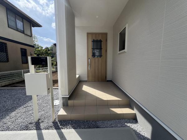 下野市烏ケ森２丁目　戸建 玄関