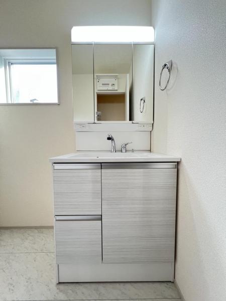 下野市烏ケ森２丁目　戸建 洗面化粧台