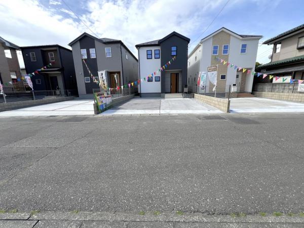 下野市小金井５丁目 戸建 前面道路含む現地写真