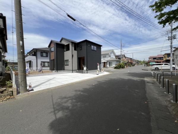 下野市緑　戸建 前面道路含む現地写真