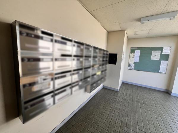 綾瀬分譲共同ビル 郵便受け
