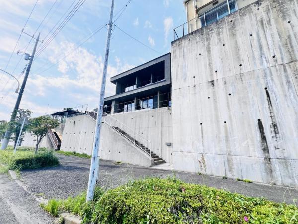 あきる野市草花 戸建 前面道路含む現地写真