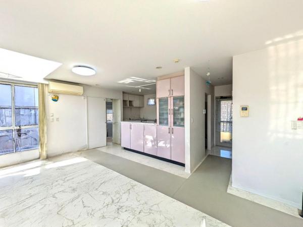 あきる野市舘谷 中古戸建 リビングダイニング