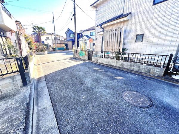 西多摩郡瑞穂町大字駒形富士山 中古戸建 前面道路含む現地写真