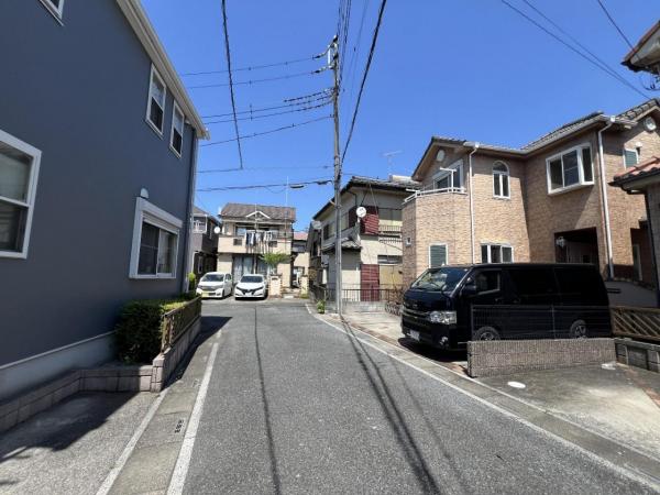 久喜市久喜東4丁目 前面道路含む現地写真