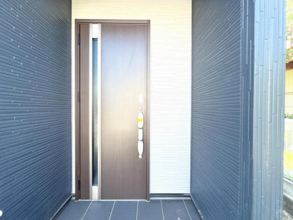 横浜市泉区下和泉５丁目 戸建 玄関