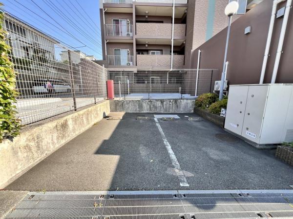 セルピナ桜ヶ丘ランドヒルズ 敷地内駐車場