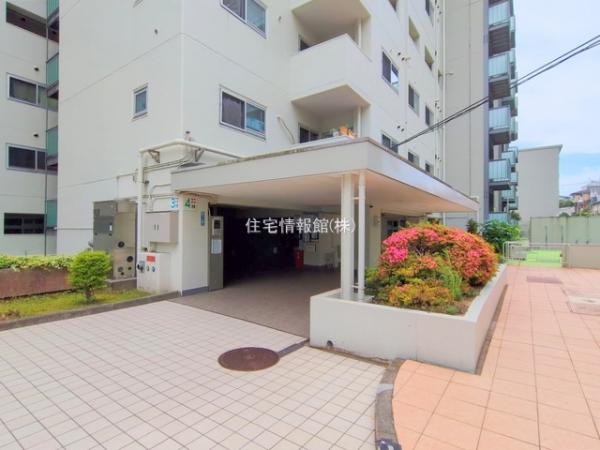 三ツ沢ハイタウン参号棟（四号棟） 