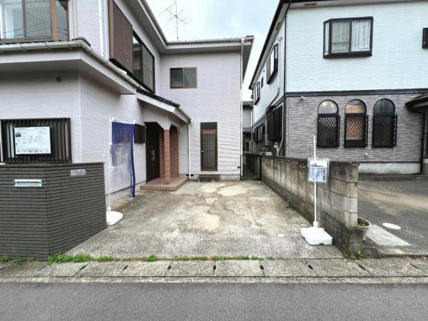 春日部市米島 中古戸建 駐車場