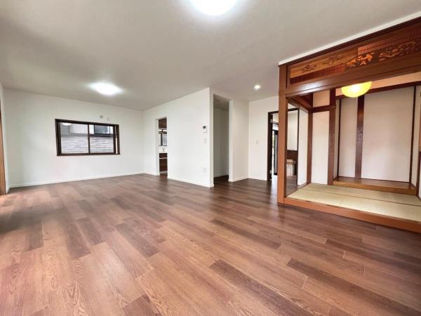 春日部市米島 中古戸建 リビング