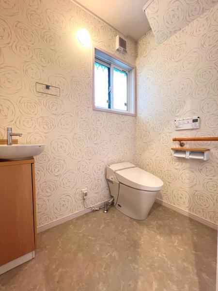 春日部市東中野 中古戸建 トイレ