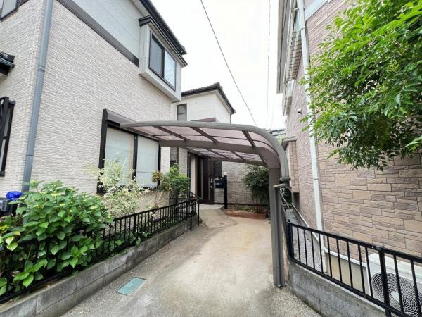 春日部市中央１丁目 中古戸建 前面道路含む現地写真