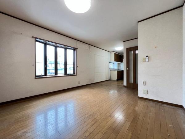 春日部市中央１丁目 中古戸建 リビングダイニング