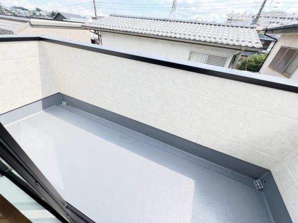 川崎市多摩区長尾６丁目 戸建 バルコニー
