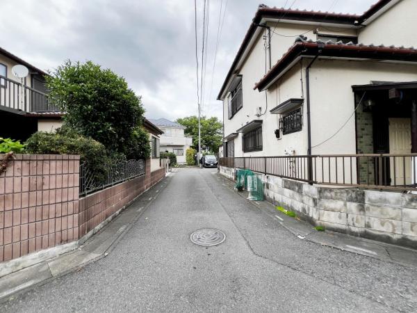 さいたま市見沼区堀崎町 中古戸建 前面道路含む現地写真