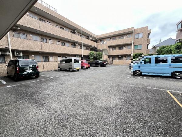 朝日パリオ武蔵小金井 敷地内駐車場