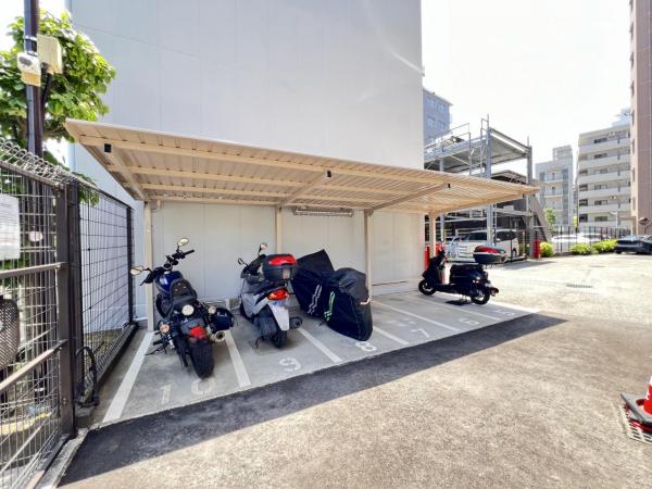 クリオ衣笠フィルソーレ 駐輪場