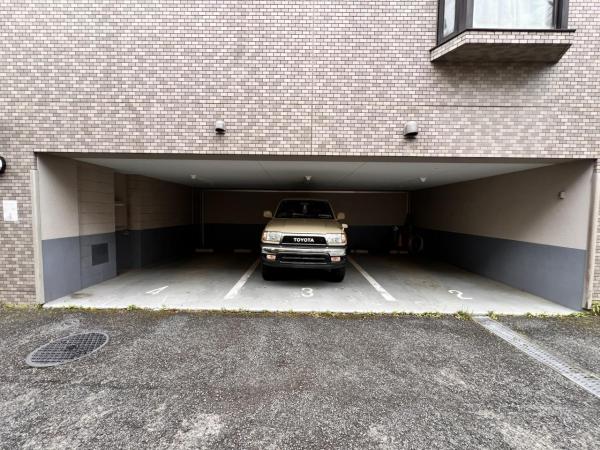 ライオンズマンション小田急相模原第6 敷地内駐車場