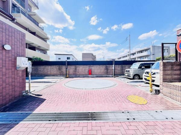 アンビシャスプラザ中神 敷地内駐車場