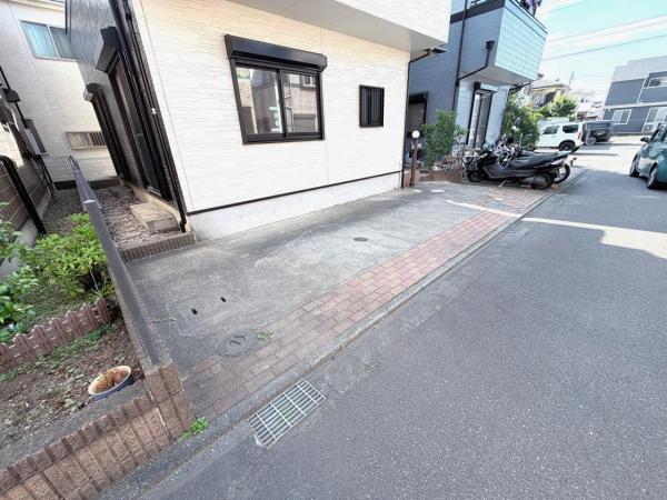 町田市金森３丁目 中古戸建 駐車場
