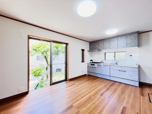 昭島市郷地町１丁目 中古戸建 ダイニングキッチン