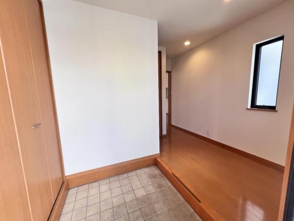 昭島市大神町４丁目 中古戸建 玄関