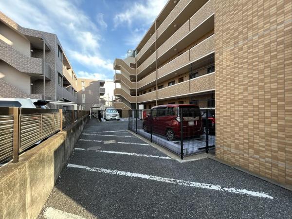 ヴィルヌーブ川越 駐車場
