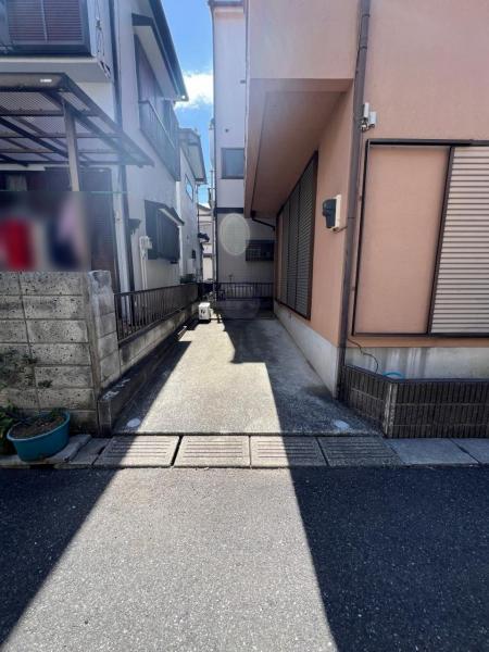 越谷市大字恩間 中古戸建 駐車場