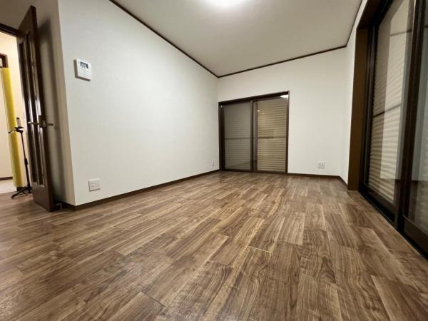 越谷市大字恩間 中古戸建 リビングダイニング