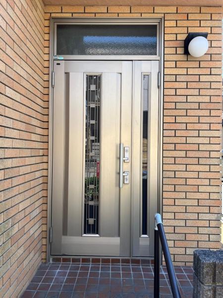 越谷市大字恩間 中古戸建 玄関
