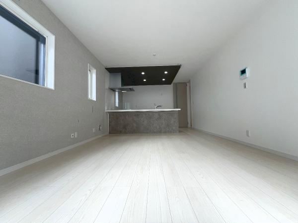 横浜市戸塚区上矢部町 戸建 リビングダイニング