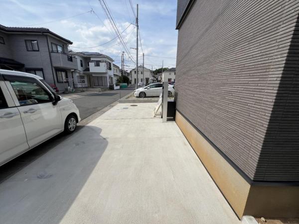 柏市酒井根 戸建て 前面道路含む現地写真