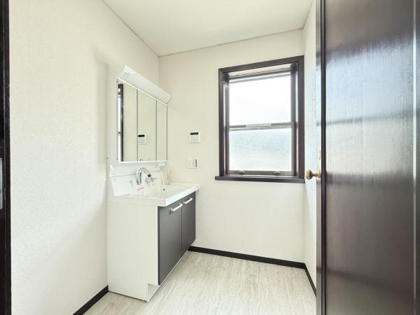 横浜市金沢区富岡東６丁目 中古戸建 脱衣所