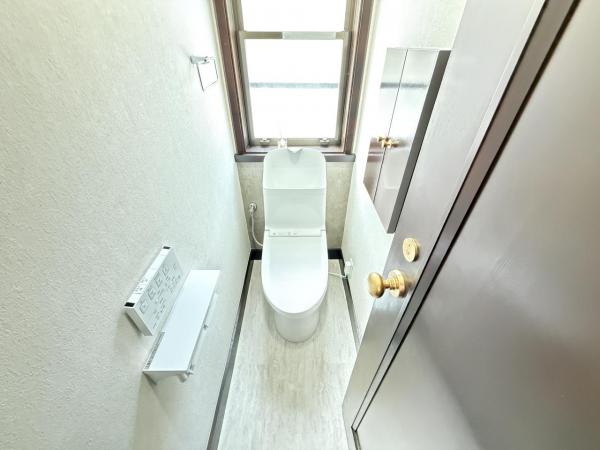 横浜市金沢区富岡東６丁目 中古戸建 トイレ