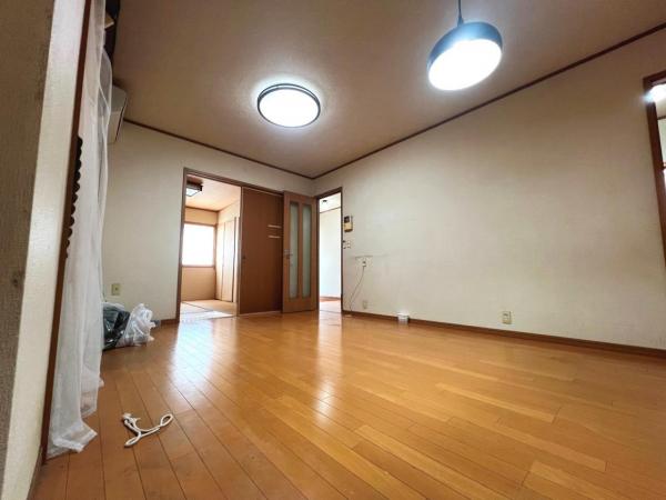 越谷市大沢１丁目 中古戸建 リビングダイニング
