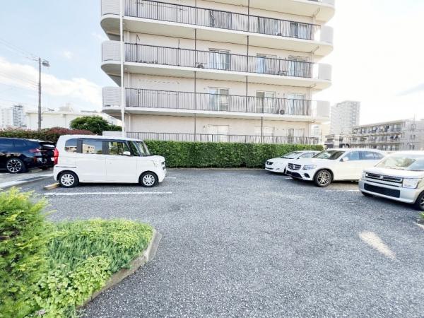 ローズハイツ八王子B棟 駐車場