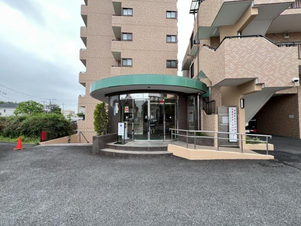 ロイヤルプラザ大和 エントランス（外）